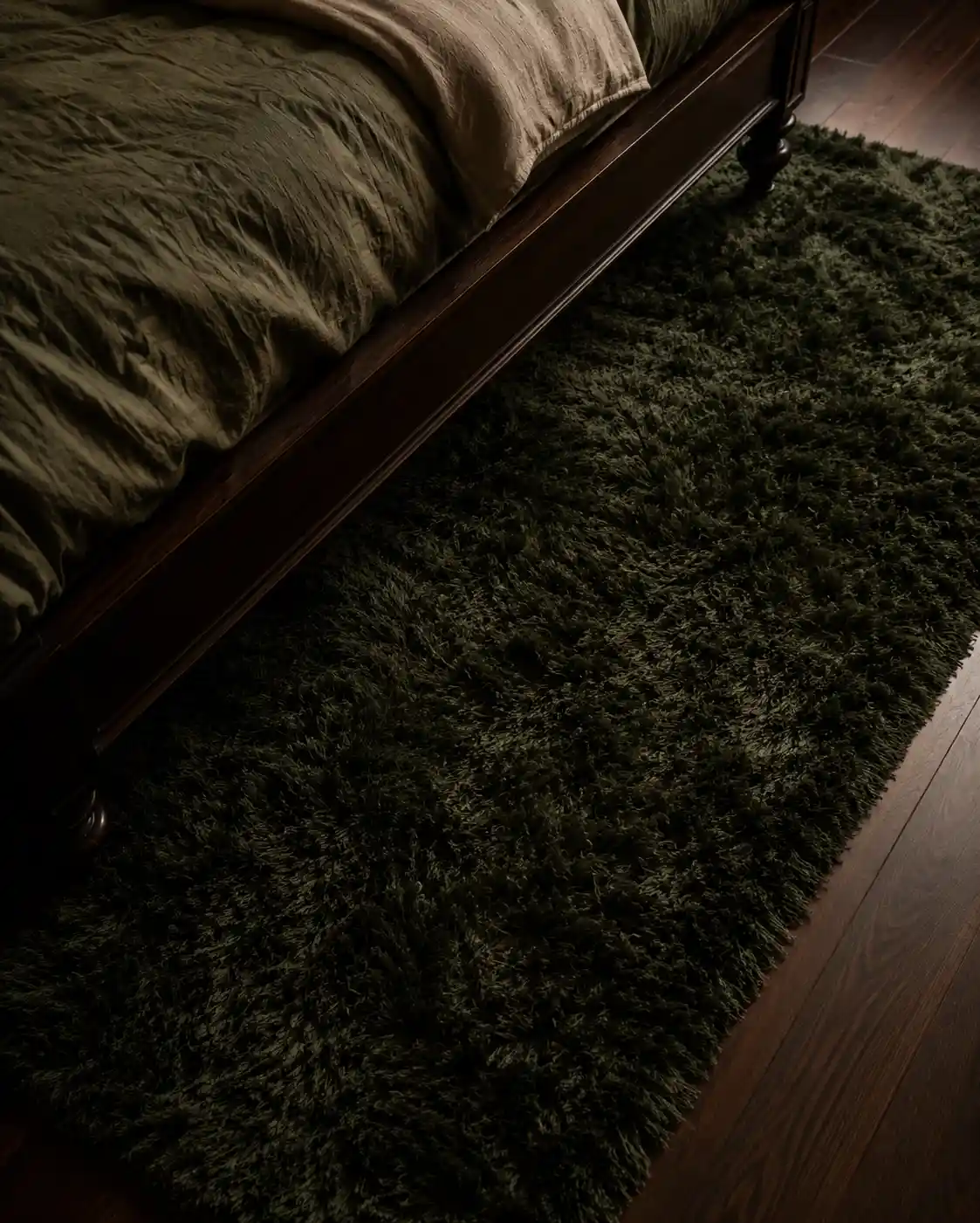Plush Dark Green Area Rugs for Texture