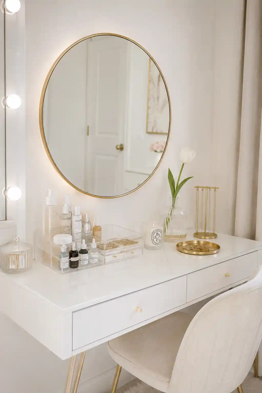 A Minimalist Aesthetic Vanity Station