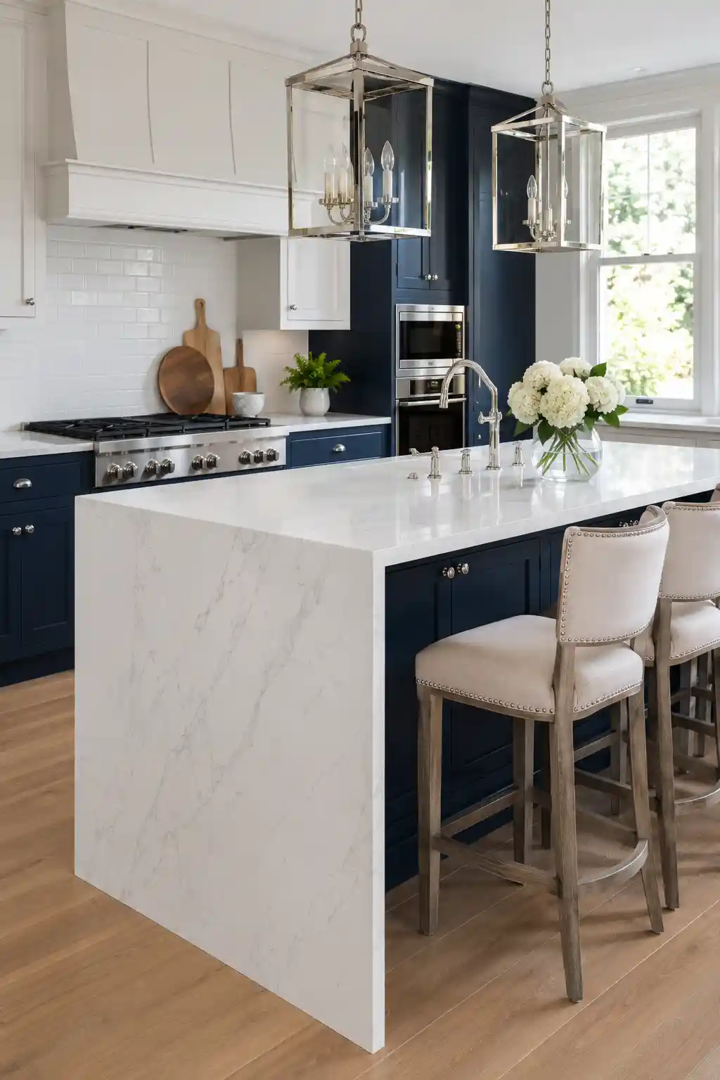 Transitional Navy and White Contrast